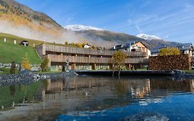 Relais & Chateaux In Lain Hotel Cadonau